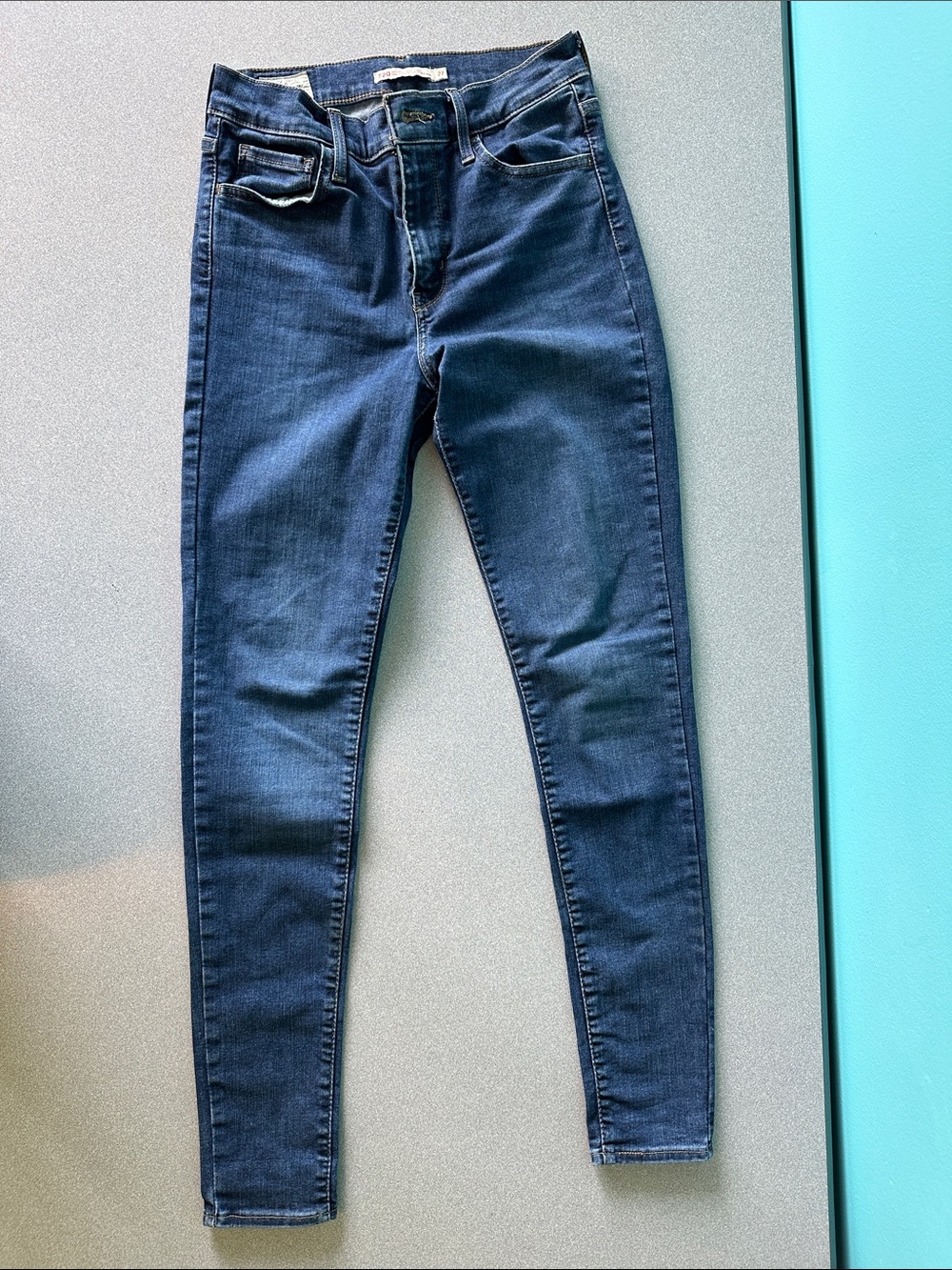LEVIS | WOMENS | 720 HIGH RISE SUPER SKINNY | SIZE 27